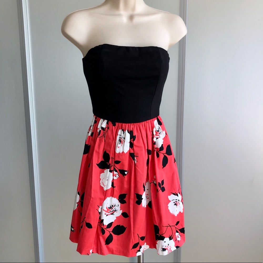 ❌SOLD❌ Strapless Fit & Flare Dress